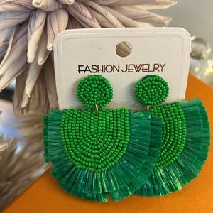 🌿Tropical Green Summer Earrings!